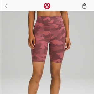 Wunder Train high rise short 8”